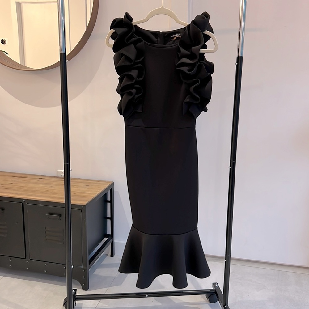 BLACK DRESS RUFFLE